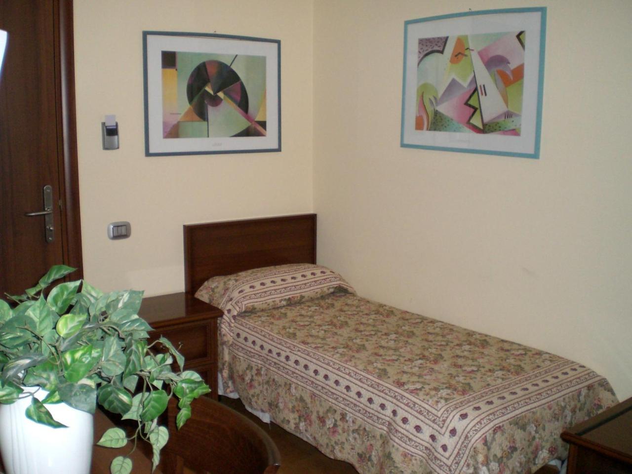 Hotel San Giorgio Tavazzano Esterno foto
