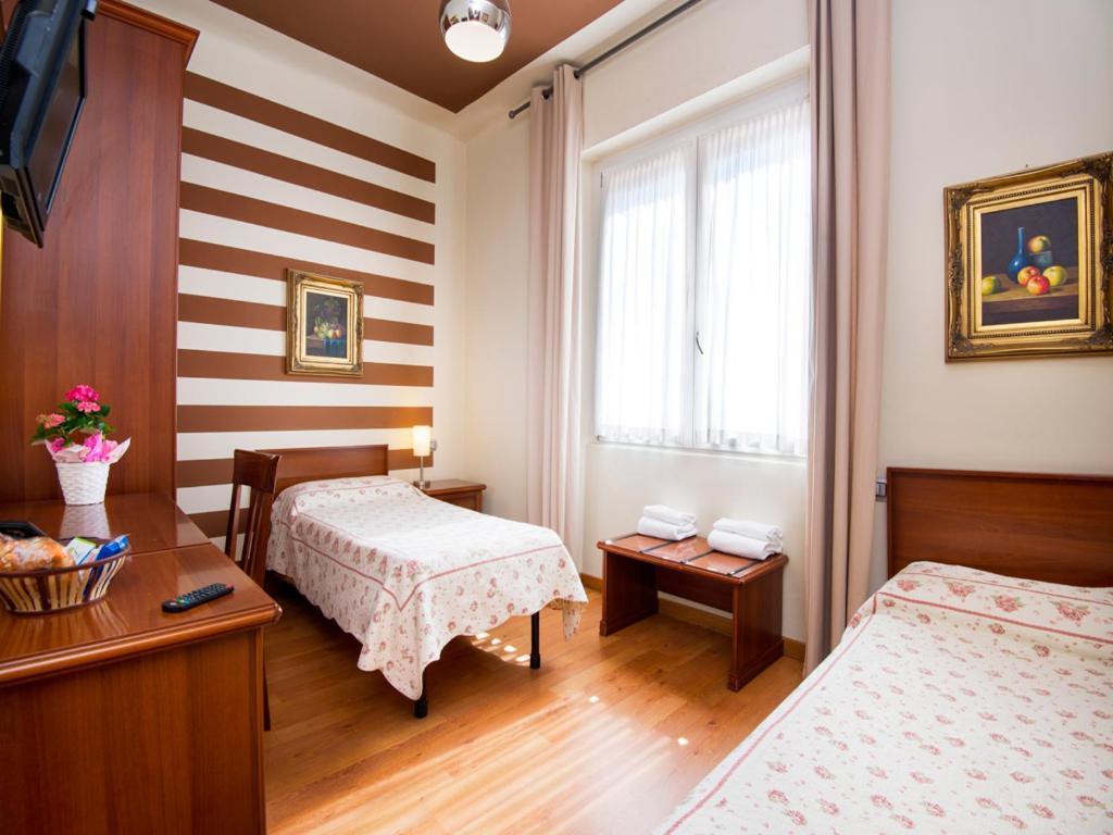 Hotel San Giorgio Tavazzano Esterno foto